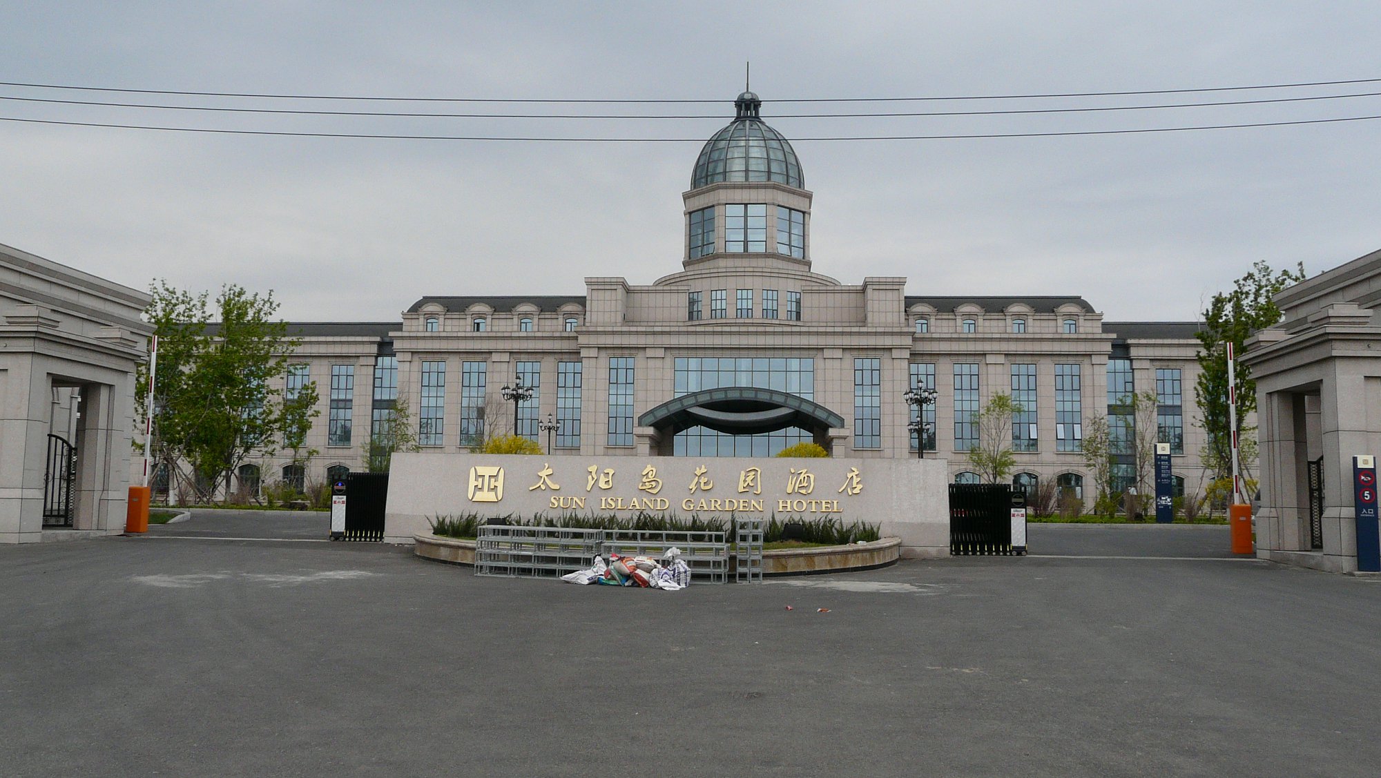 哈尔滨太阳岛花园酒店建筑群岩棉喷涂保温